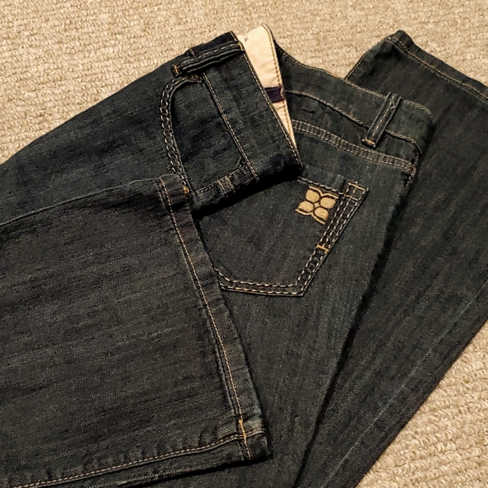 NWOT beautiful wide flare legs relaxed fit jeans